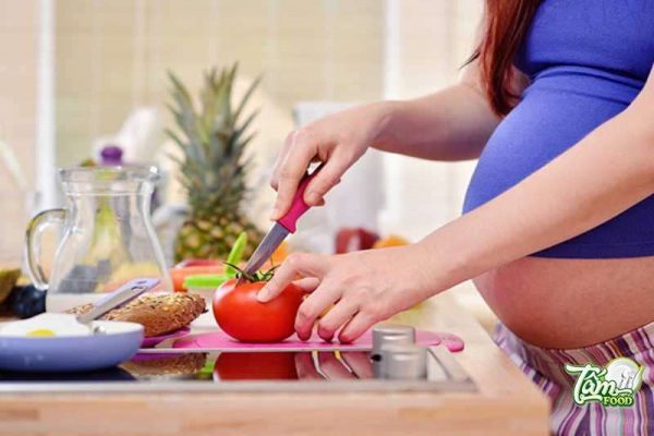 Mang thai 3 tháng đầu có nên ăn cà chua