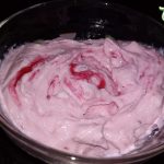 Cách làm sữa chua dâu tây – Yaourt dâu tây thơm mát lạnh cho hè nóng bức