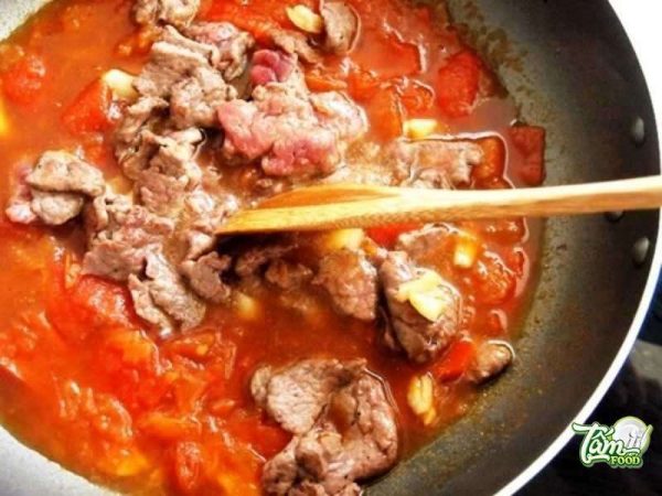 thịt bò hầm cà chua