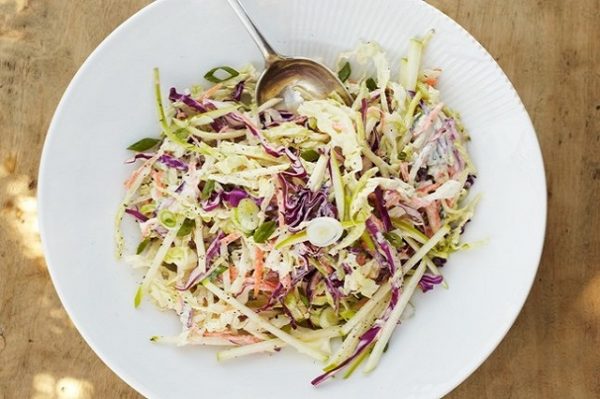 Salad bắp cải tím sốt mayonnaise vừa thanh đạm lại còn tốt cho sức khỏe